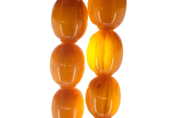 Bakelite tesbih beads – detail of olive barrel shape