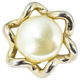 REJA Vintage Gold Tone Faux Pearl Clip Earrings 1.25” Sculptural Mid Century – Rare collectible vintage item 