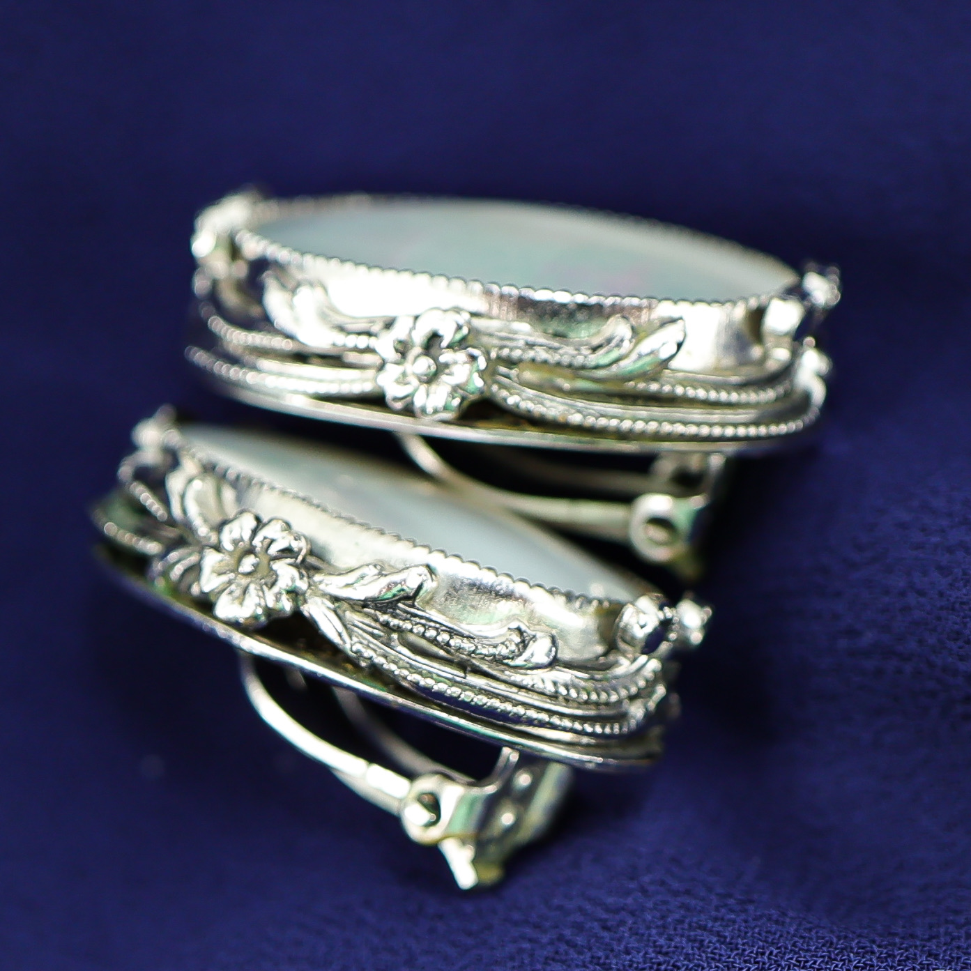 Large Whiting & Davis Mother Of Pearl Oval Earrings In Ornate Silver Tone Setting image 4