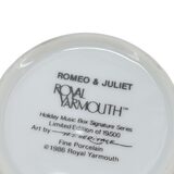 Royal Yarmouth Romeo & Juliet Porcelain Music Box Hearts Cherub 1986 – Collectible vintage item