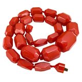 MOD Red Bakelite Graduated Necklace Faceted Barrel Beads 20 Inch – Rare collectible vintage item 