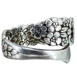Vintage Bypass Ring Sterling Silver - Openwork Ornate Floral Filigree - Size 8 – Collectible vintage item