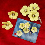 NOS Sarah Coventry Primrose Yellow Enamel Flower Brooch Earring Set & Card – Rare collectible vintage item 