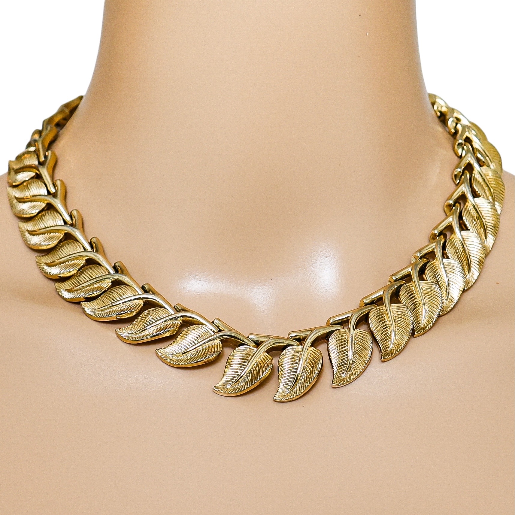 Crown Trifari Gold Tone Sculptural Leaves Full Parure 4 Piece Jewelry Suite Set image 2