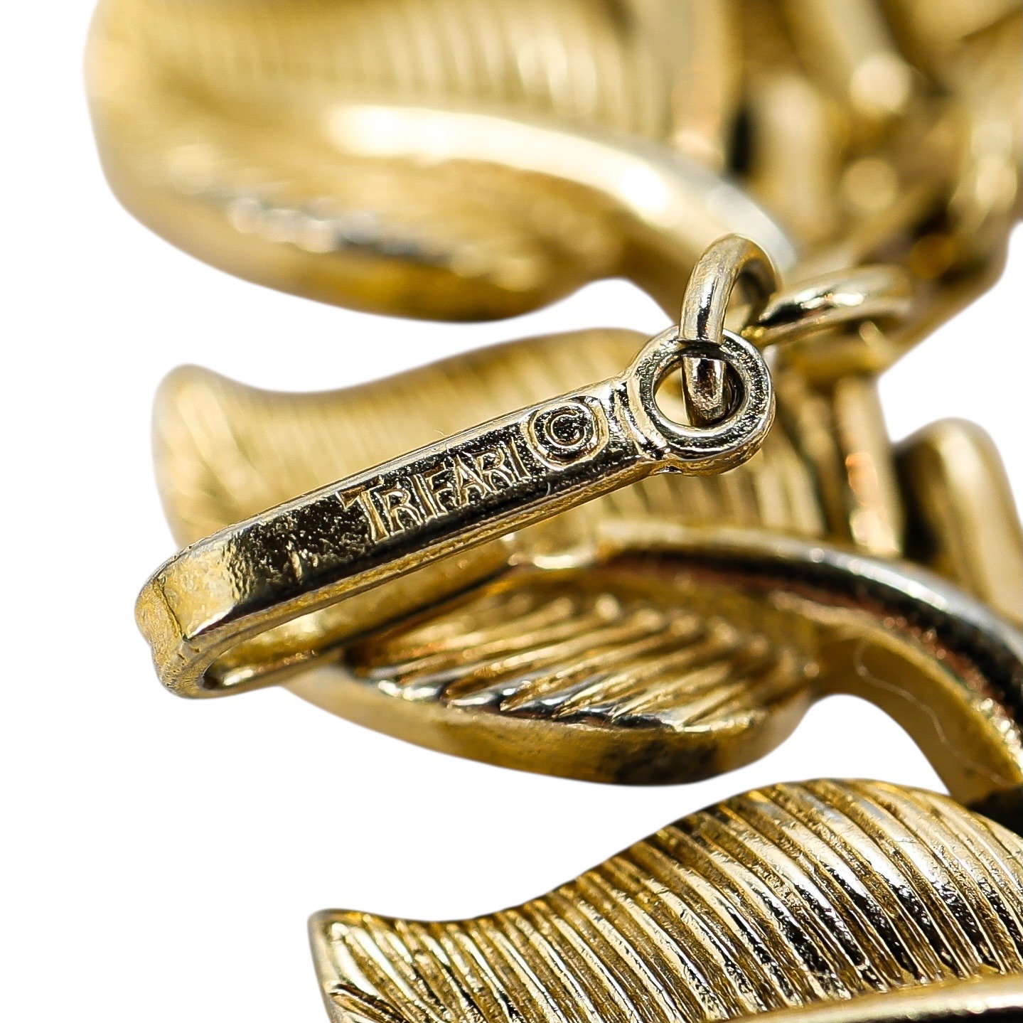 Crown Trifari Gold Tone Sculptural Leaves Full Parure 4 Piece Jewelry Suite Set image 4